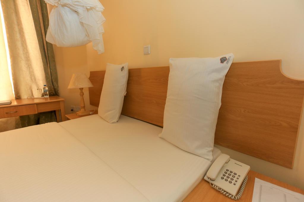 Faraja Hotel Рухенгери Екстериор снимка
