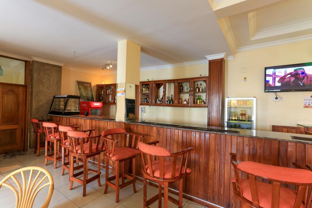 Faraja Hotel Рухенгери Екстериор снимка