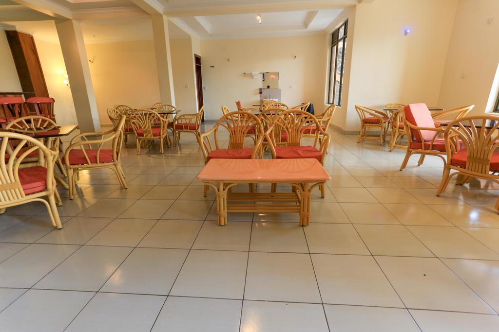 Faraja Hotel Рухенгери Екстериор снимка
