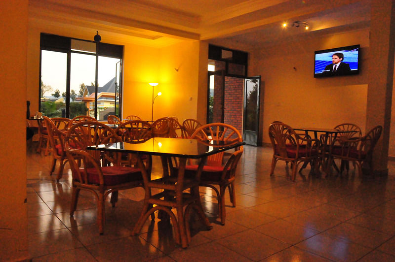 Faraja Hotel Рухенгери Екстериор снимка