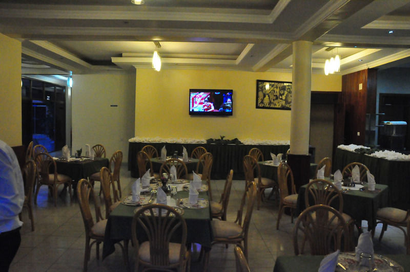 Faraja Hotel Рухенгери Екстериор снимка