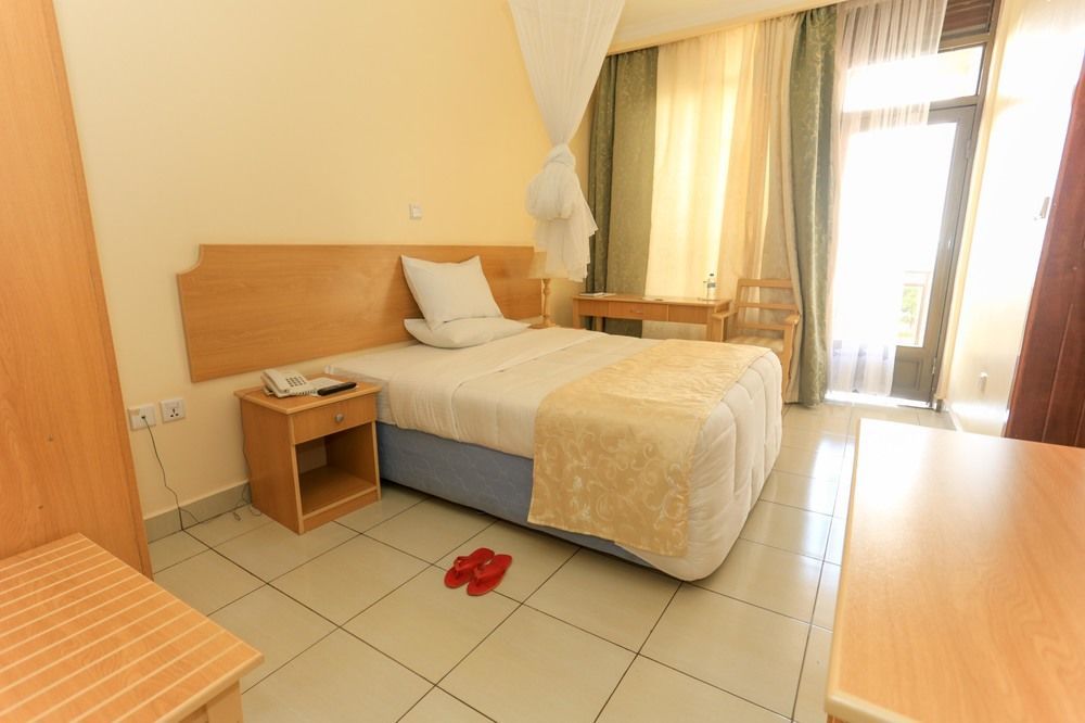 Faraja Hotel Рухенгери Екстериор снимка
